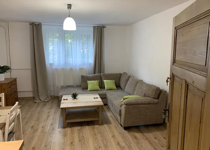 Tomasza 5 アパート イェレニャ・グーラ